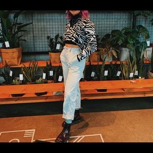 Meet your Posher, Abi